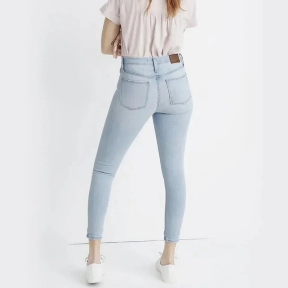 Madewell 9" Mid-Rise Skinny CropJeans in Coolmax Denim Edition - Picture 3 of 8